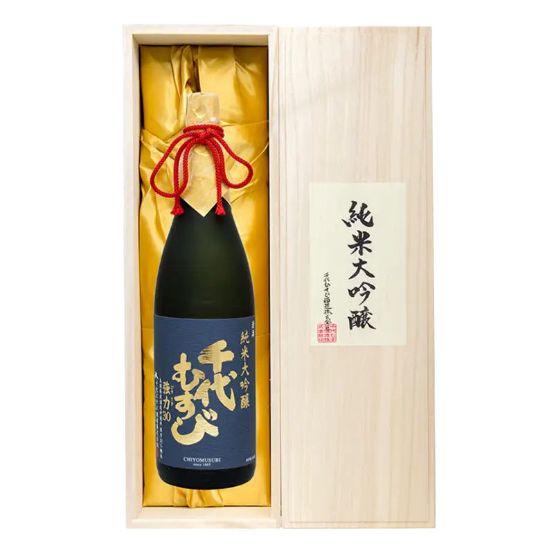Chiyomusubi Junmai Daiginjyo Goriki 30 1 8L Bottle Image