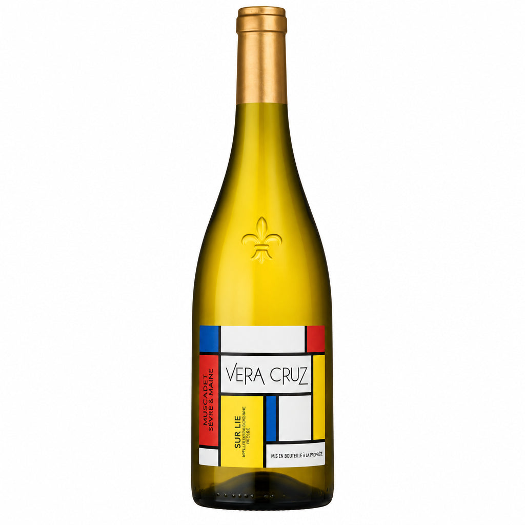 Domaine Luneau-Papin Vera Cruz 2023 wine bottle with label and cork, showcasing the elegant packaging and vintage design.